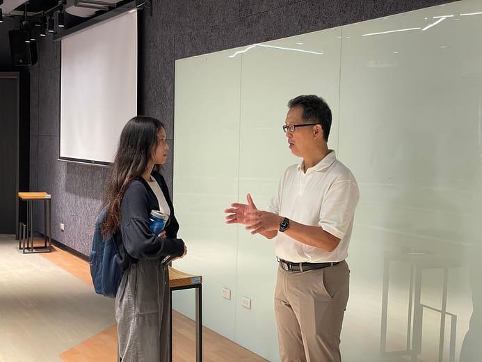 大型語言規模裡的人性