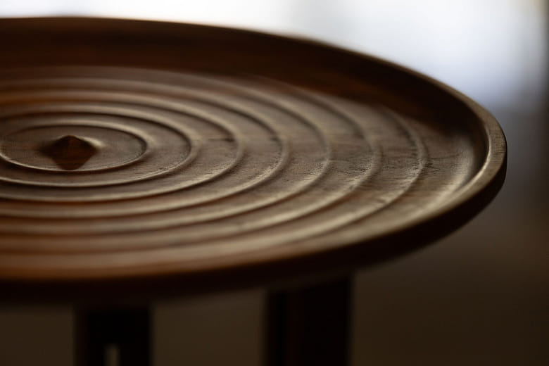 泉邊几 Spring Table