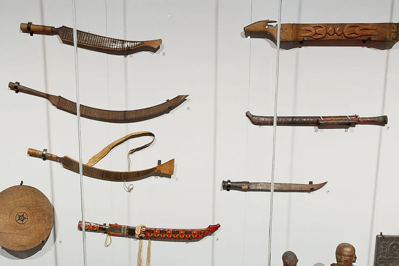 Stylistic Expressions: Hunters' and Seamen’s Artifacts(15-20)