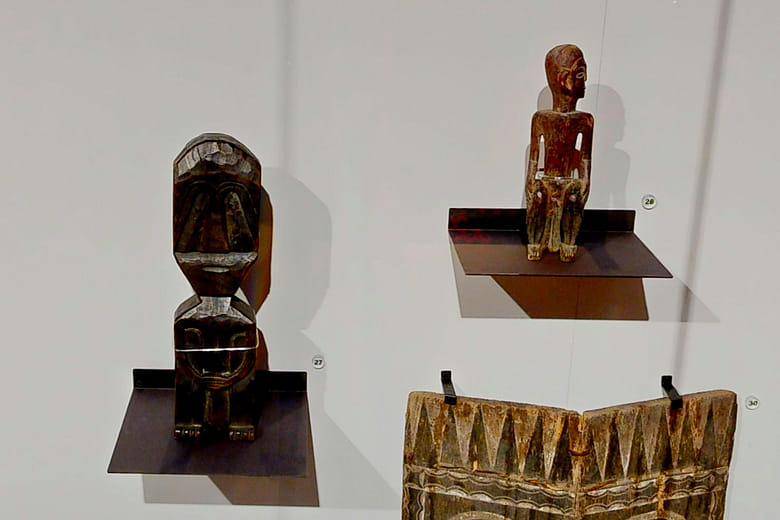 Stylistic Expressions: Hunters' and Seamen’s Artifacts(27-28)