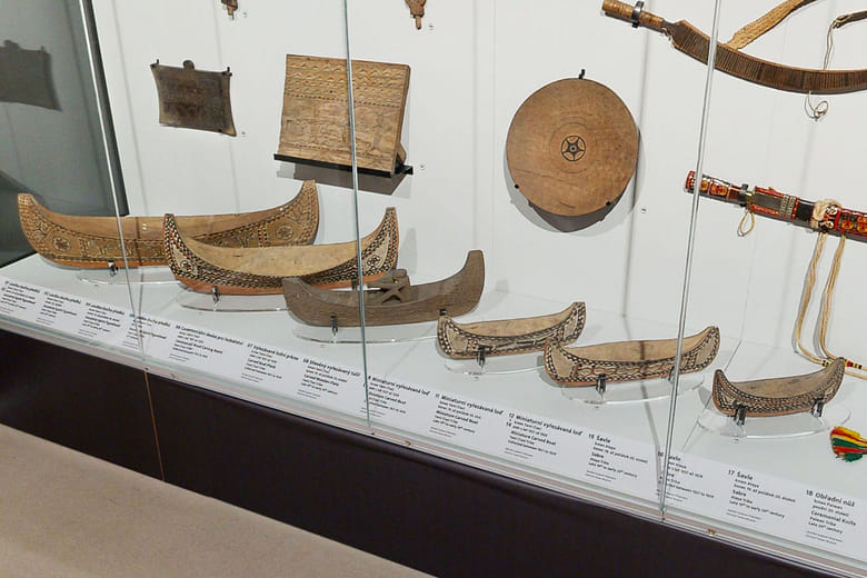Stylistic Expressions: Hunters' and Seamen’s Artifacts(9-14)