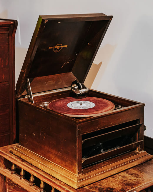Columbia 115 Tabletop Gramophone