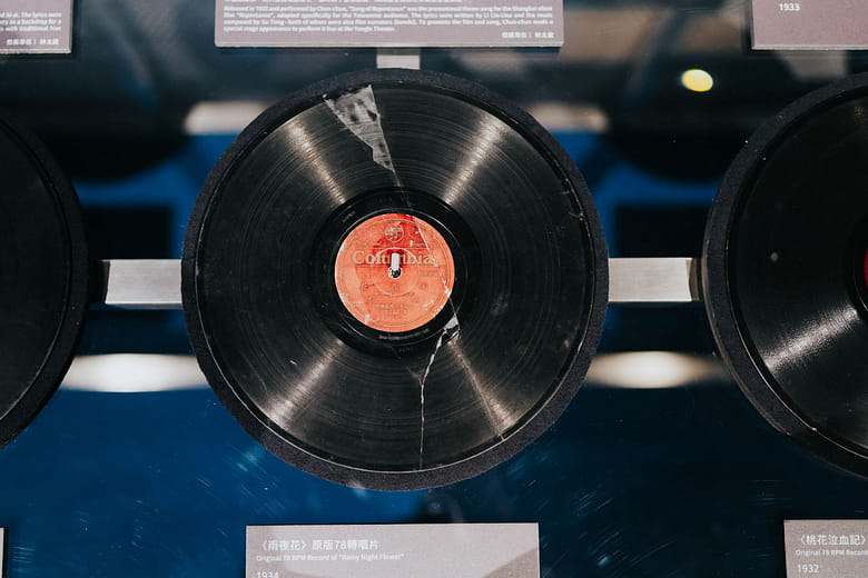Original 78 RPM Record of “Rainy Night Flower”