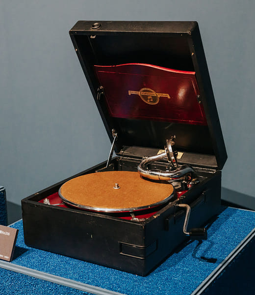 Columbia Portable Phonograph No. 206