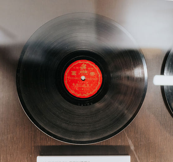 Original 78 RPM Record of“Dadaocheng March”