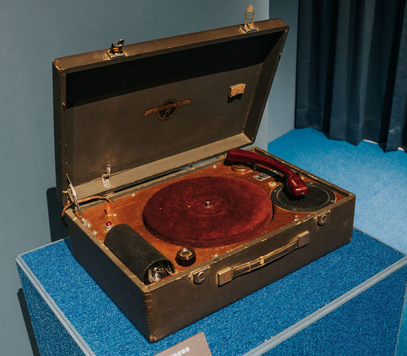 Columbia EG36 Electric Gramophone