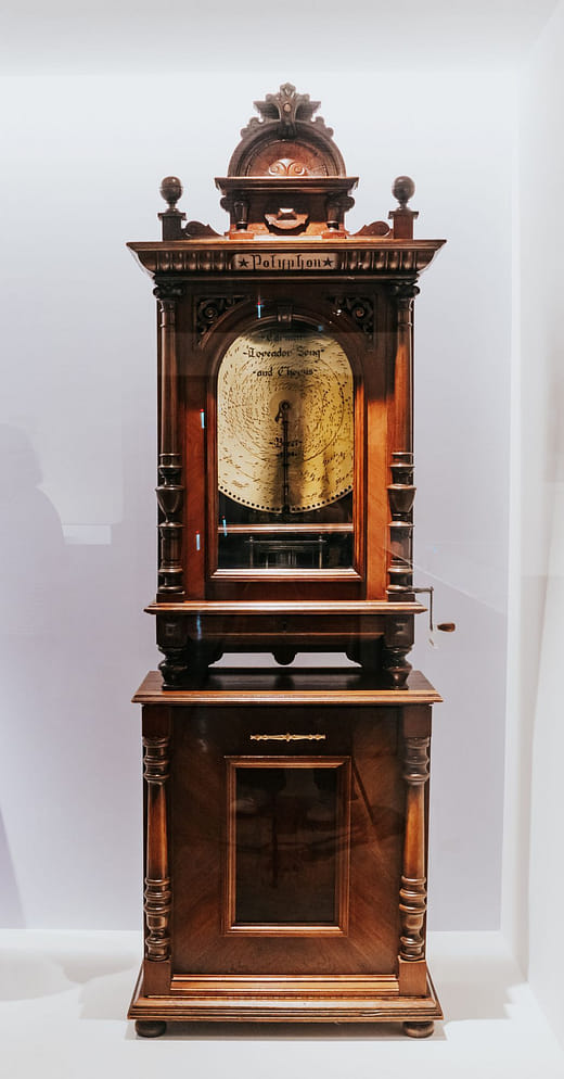 Polyphon 104 – Floor Model Disc Music Box