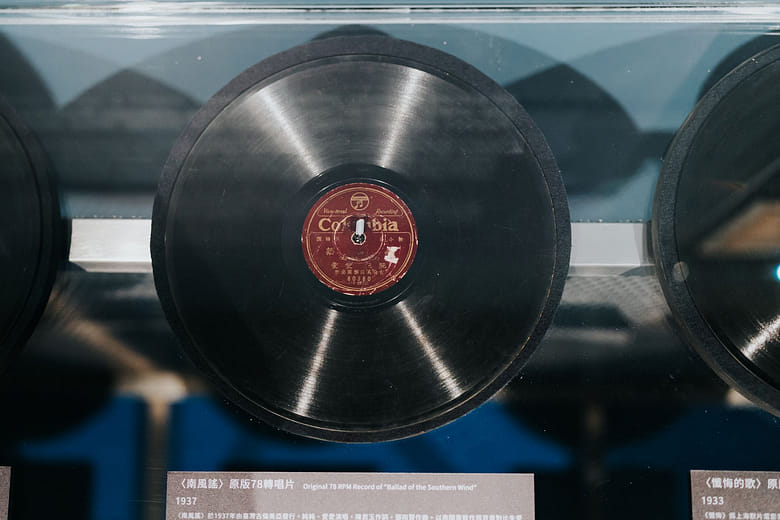 Original 78 RPM Record of “Ballad of the Southern Wind”