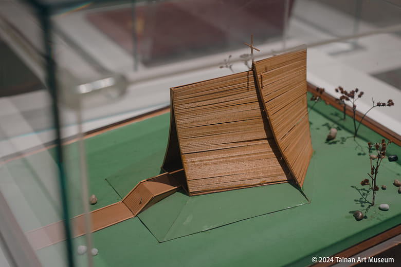 〈路思義教堂模型〉