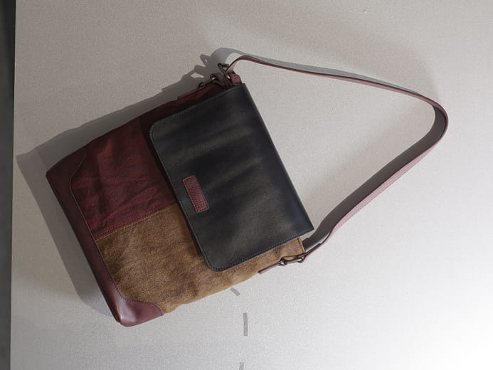 包容~天染麻皮包袋系列-靚容 (天染麻皮側揹包) Inclusive~ Natural Dyed Linen Leather Bag Series: Beauty