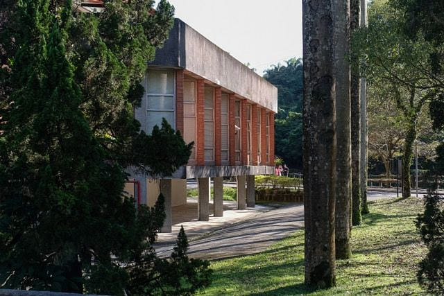 歐美研究所圖書館Library of the Institute of European and American Studies