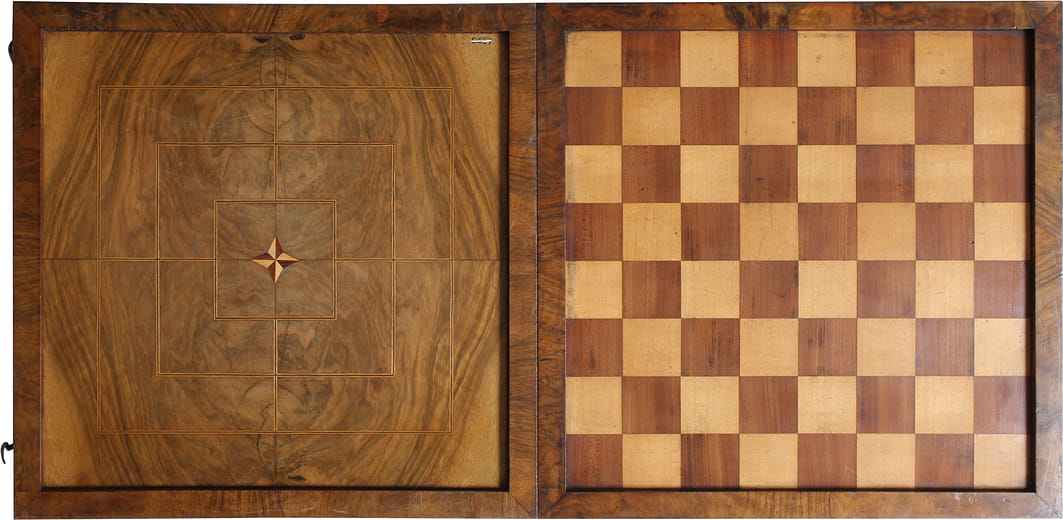 西洋棋套裝，包含日耳曼、羅馬士兵棋子和雙陸棋（backgammon）棋盤