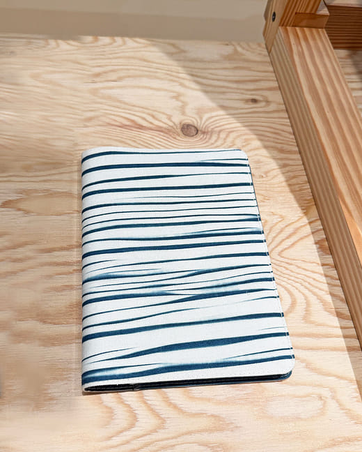 白底水波紋藍染書衣