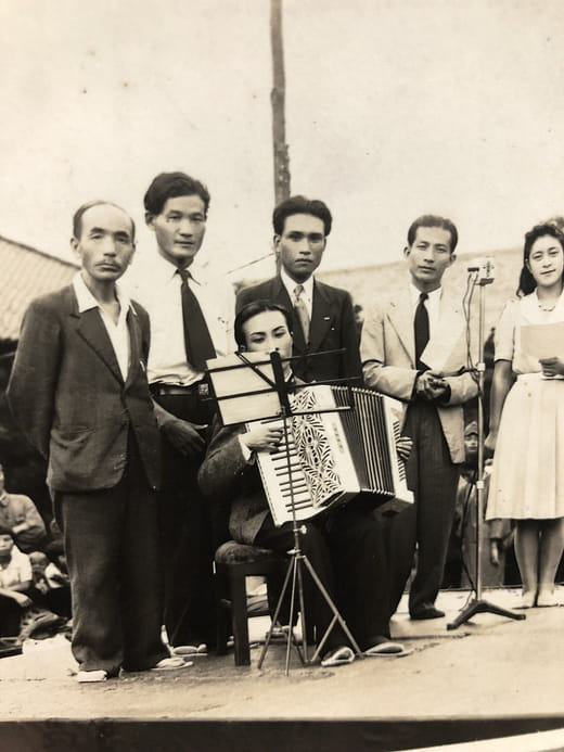 吳晉淮與許石於日本合影