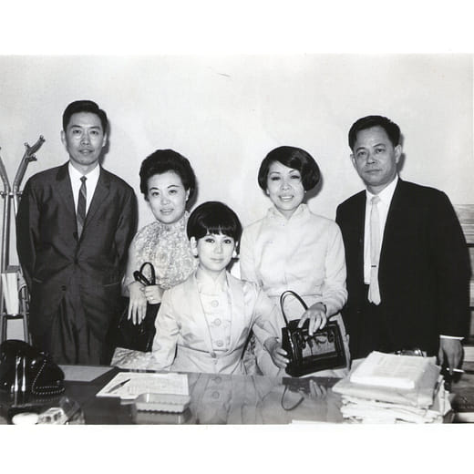 周藍萍與友人合影