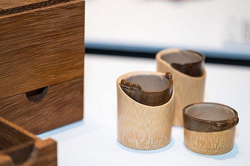 Potori Taking shelter from the rain. Tea for one, listening to the rain under the eaves.