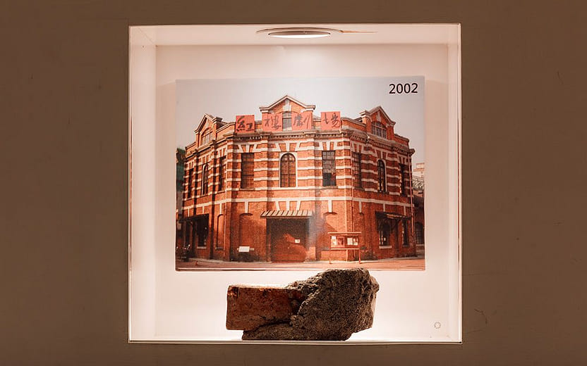 建築的巧思：拱心石、山牆與橫帶的辰野式融合