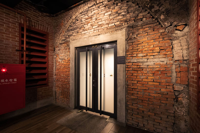 火燒牆：歷史的痕跡與重生