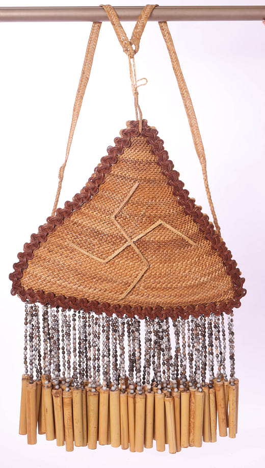 臀鈴 katapan: ngasan