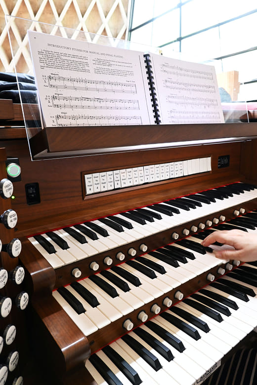 回聲中的試煉：路思義教堂中的聲學探索