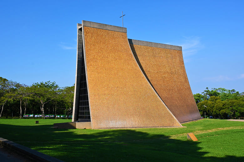 無垠的⽂化景觀：從宗教到藝術的延展