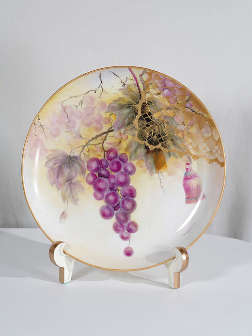 手繪瓷盤─透視豐盛 Hand-painted Porcelain Plate - "Perspective of Abundance"