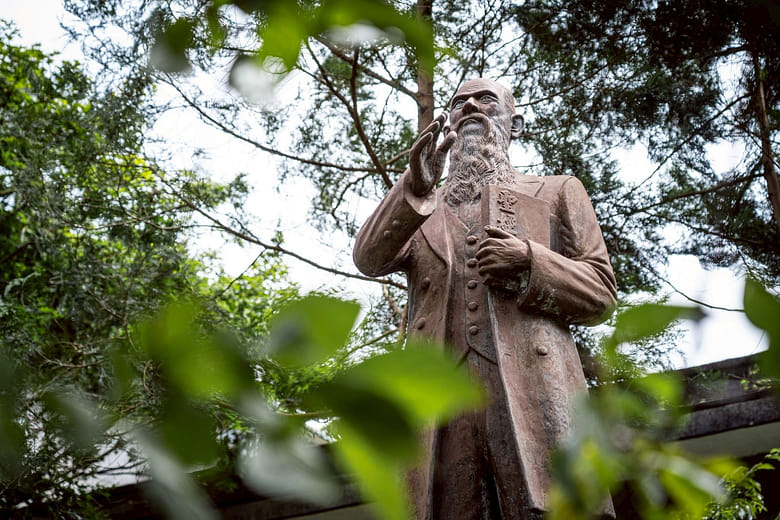 信仰的起點｜馬偕雕像