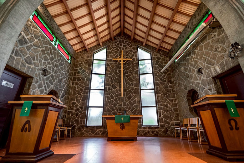 祭壇的合一｜十字架與聖壇