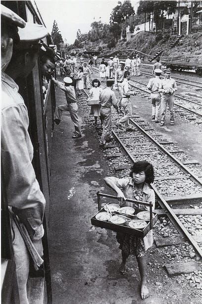 賣麵女孩—內灣車站