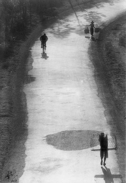 鄉間馬路三人行