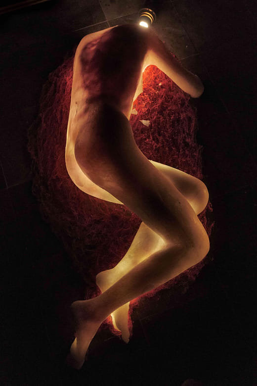 流淌的她             a woman