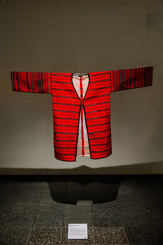 Men Long-Sleeved Gown