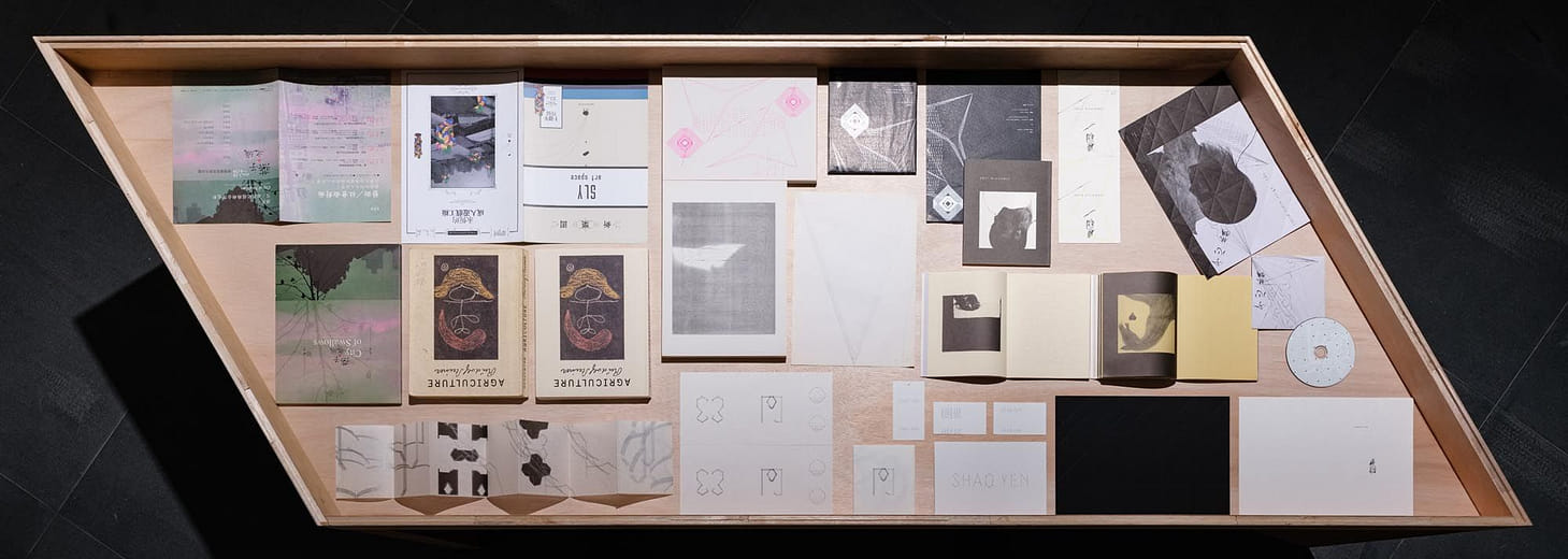 何佳興作品展示桌