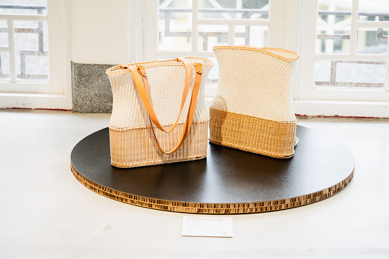 HANDBAG AND BACKPACK