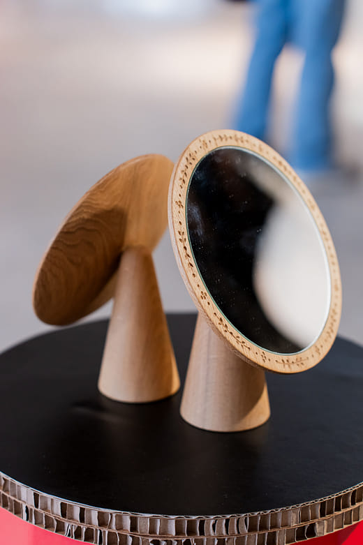 TABLE MIRROR
