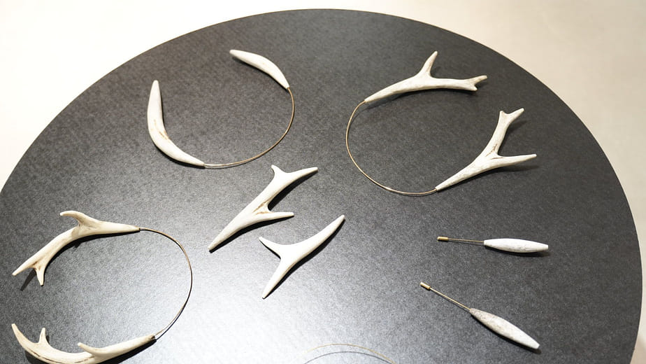 JEWELERY MADE OF DEER AND ROE ANTLERS