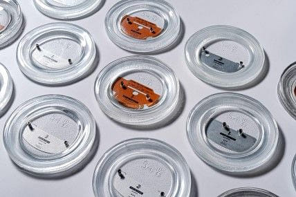 退役電表玻璃再製計畫 第54屆台電技能競賽獎座及紀念徽章