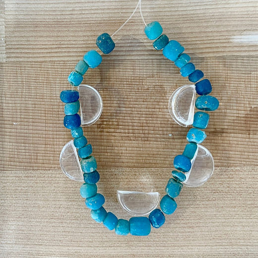 靛藍色玻璃珠串