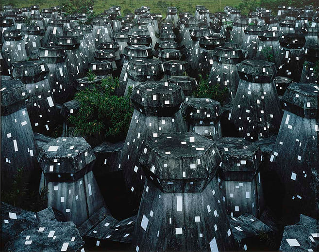 之間：消波塊．鳳林 In Between: Dolosse．Fenglin