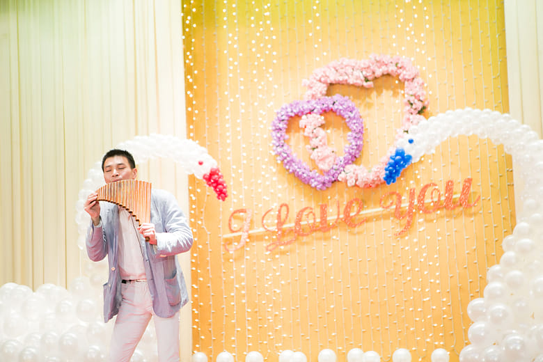 天使降臨人間，賜福於你