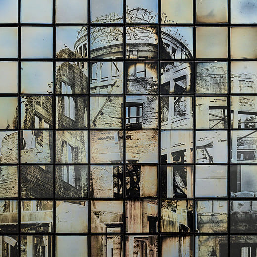 多重廣島和平紀念碑（原爆圓頂館）小模型；《在百個太陽中燃燒》系列 A Maquette for a Multiple Monument for the Hiroshima Peace Memorial (Genbaku Dome). From the series of EXPOSED IN A HUNDRED SUNS