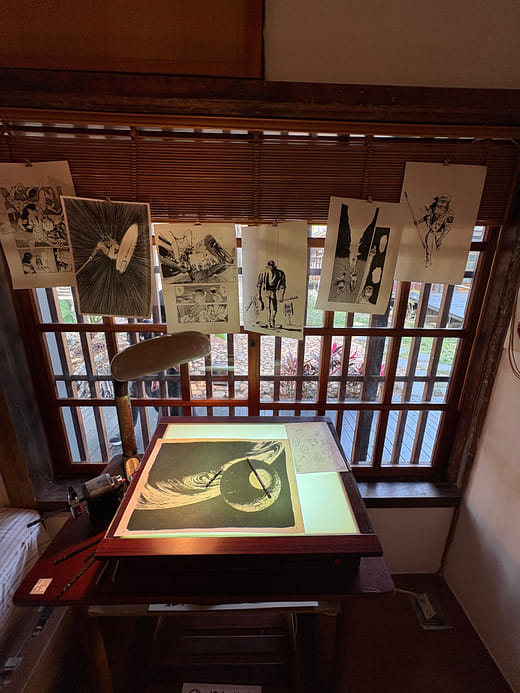 Ouch! Big West: An Infinite Universe Inside a Partitioned Room