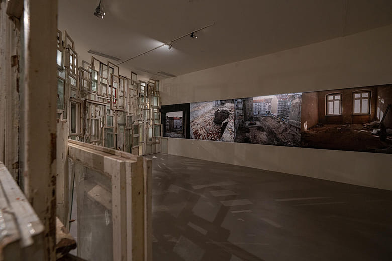 內與外 Inside – Outside