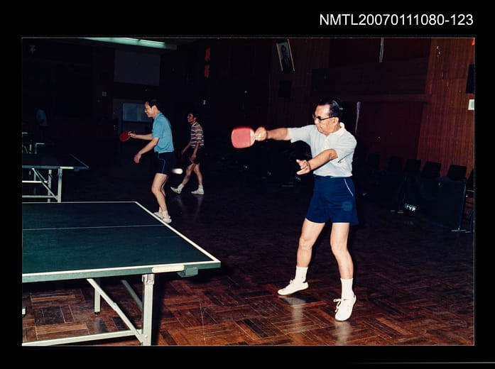 夏承楹打桌球照