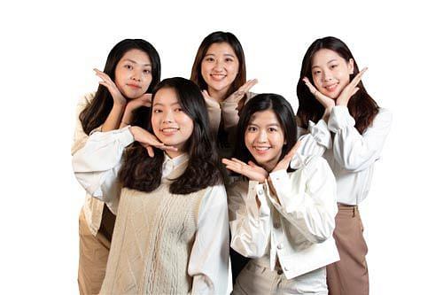 張雅萍、葉嘉芯、陳筱閔、施佳妤、曾麗婷