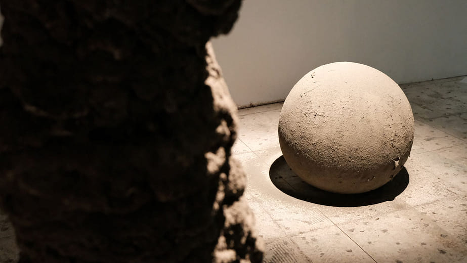 沉積與游離之間 between sedimentation and dissociation