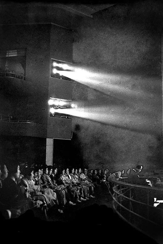 東京小劇場實況攝影──觀眾席