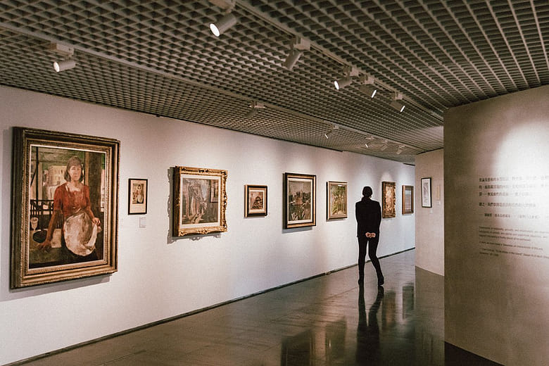 The Public and the Modern