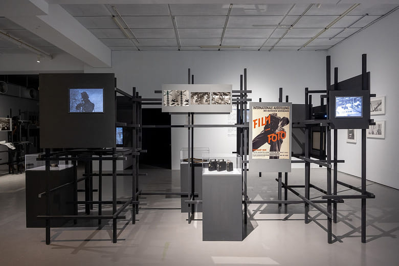 Moving Images｜Movement Images