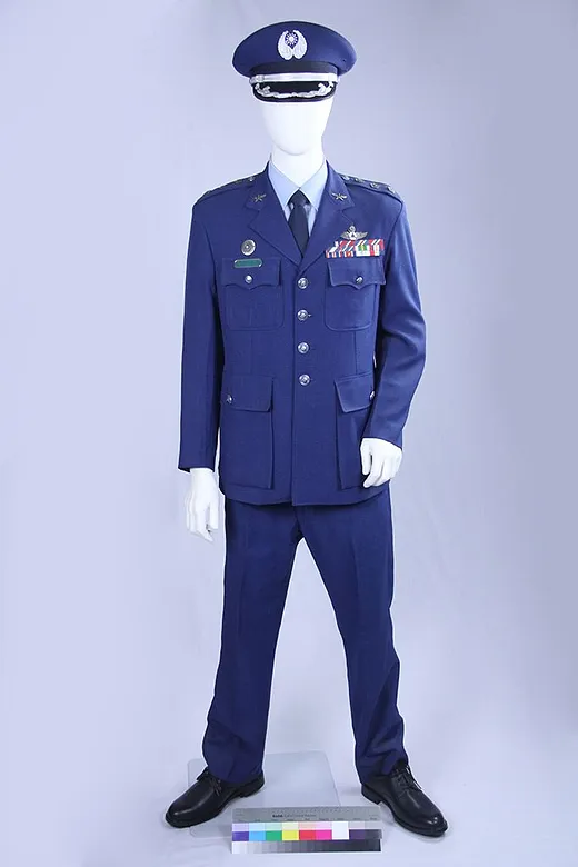 空軍冬季軍常服｜深邃的星空-回憶黑蝙蝠中隊｜ARTOGO 帶你看展